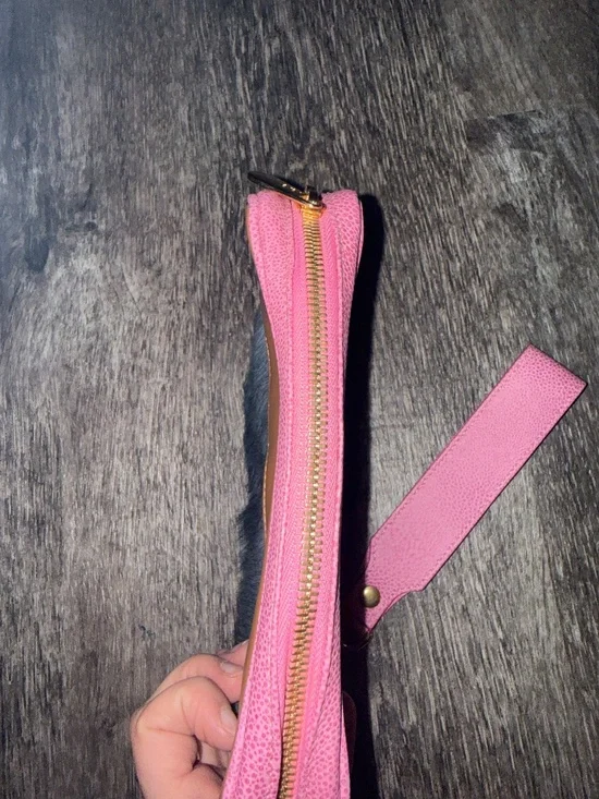 NWT LAAEL Pink Fur Large Zip Wristlet - Picture 5 of 7